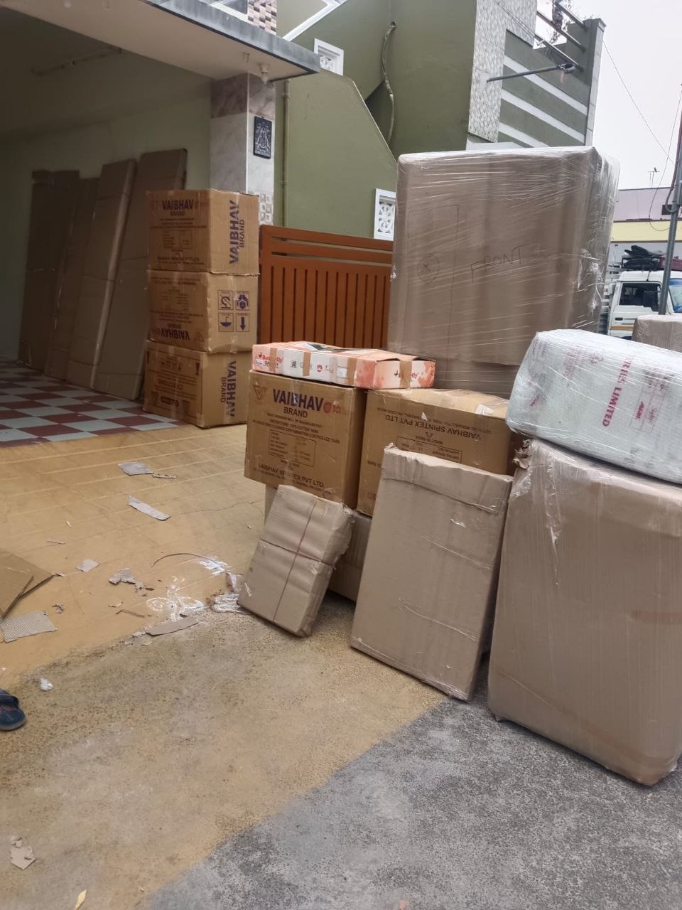 Intercity Packers and Movers Professional Moving Team in Action